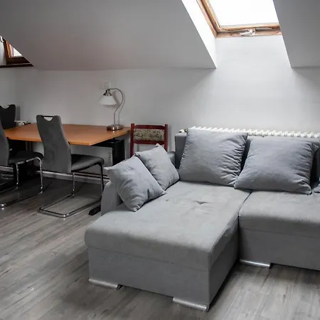 V Sadu ليسا ناد لابيم