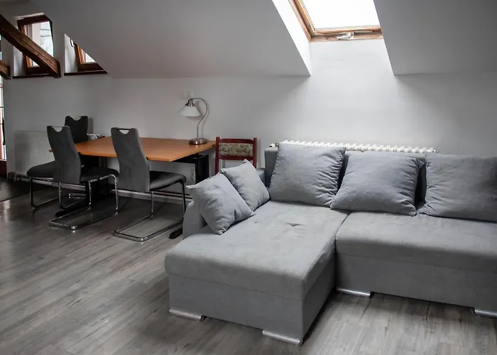 V Sadu Lysa nad Labem